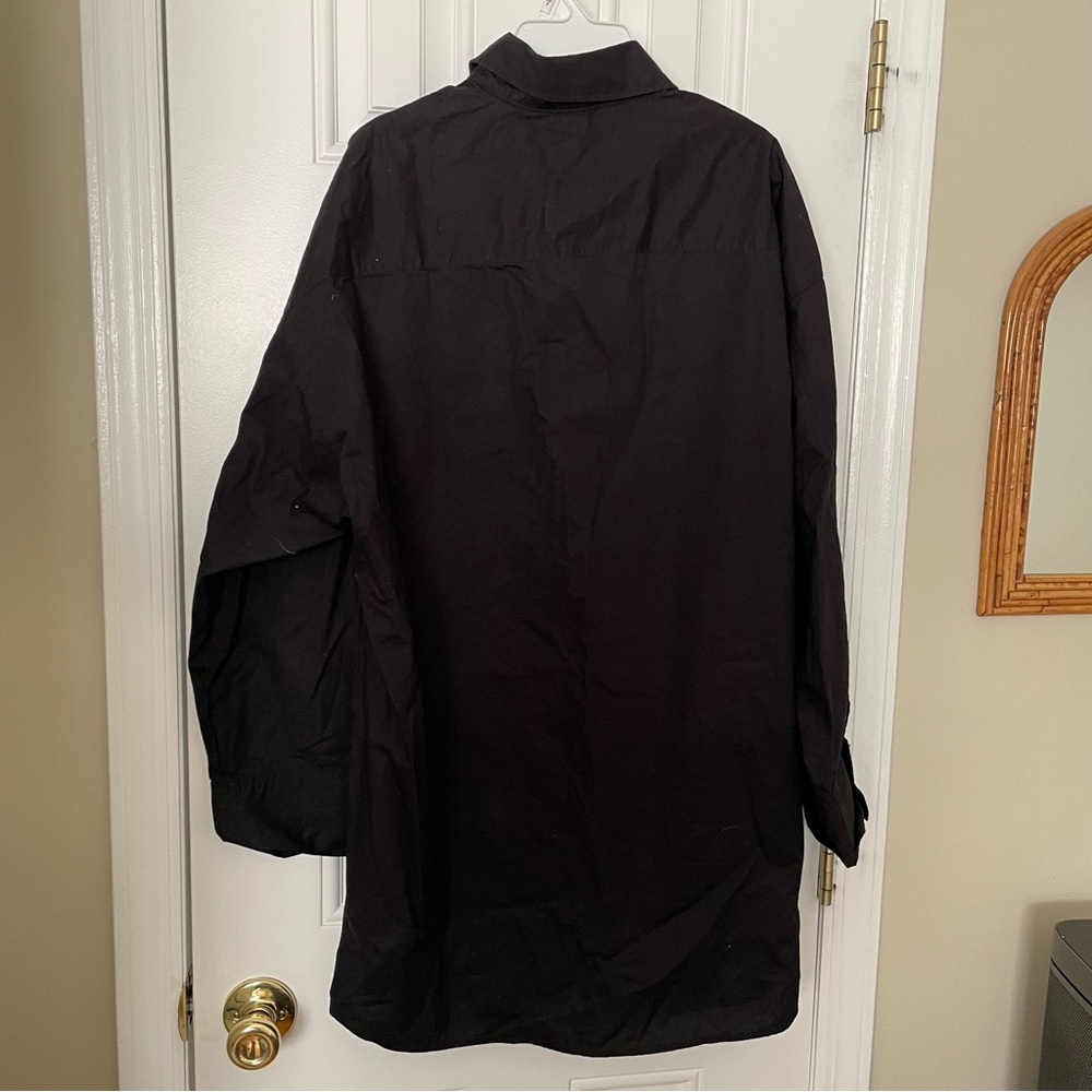 Classic Black Button-Up Shirt - Picture 2 of 3